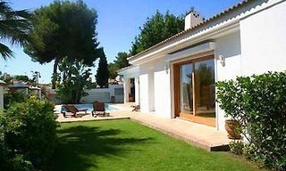 Une magnifique villa de 3 chambres à vendre dans la prestigieuse zone de, Los Monteros à Marbella 2