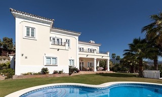 A vendre: première ligne de luxe villa de golf à Marbella 2150 