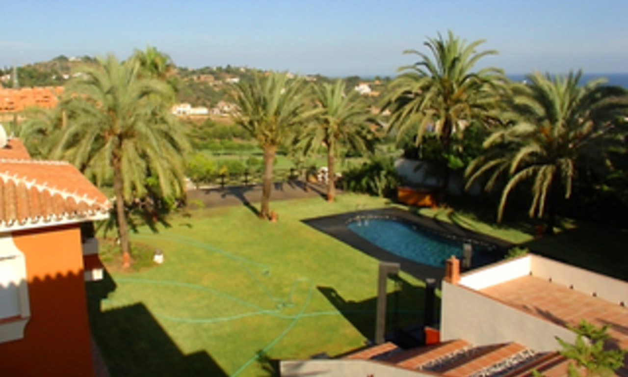 3 villas à vendre dans une urbanisation sécurisée dans Marbella Est 3