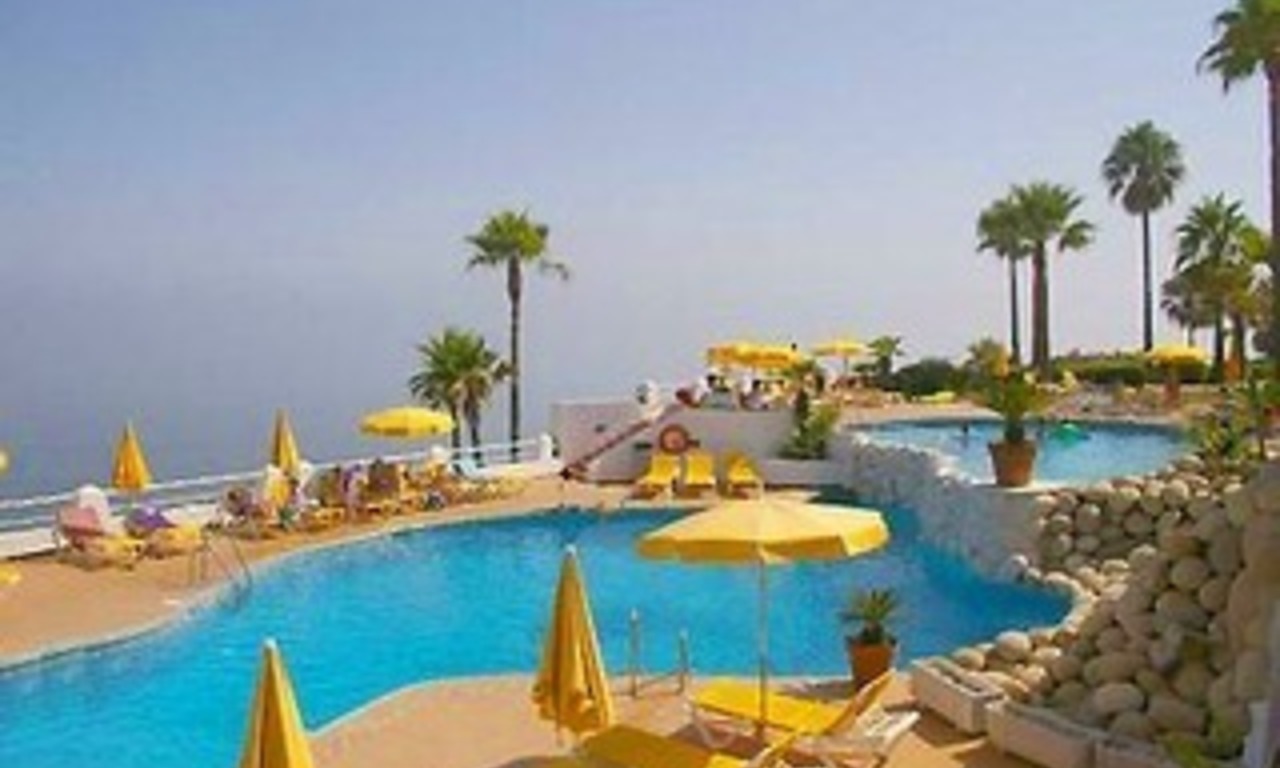  Appartement penthouse à vendre, en seconde ligne de plage dans un complexe sur la nouvelle Mille d' Or, entre Marbella et Estepona 10
