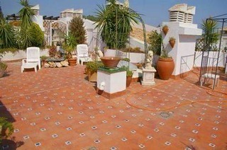  Appartement penthouse à vendre, en seconde ligne de plage dans un complexe sur la nouvelle Mille d' Or, entre Marbella et Estepona