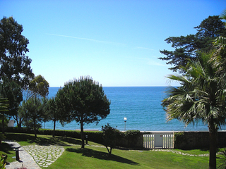 Appartement en première ligne de plage à vendre, dans un complexe de plage entre Marbella et Estepona