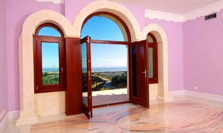 Villa à vendre dans un complexe fermé sur un parcours de golf à Marbella - Benahavis 14