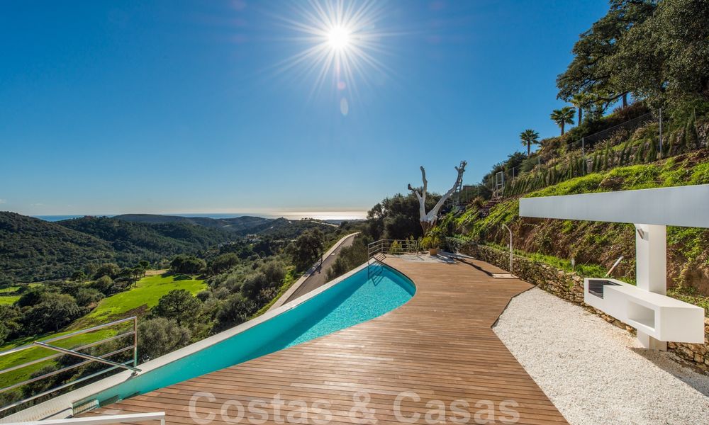 À vendre: Villa contemporaine à Marbella - Benahavis avec vue sur mer 25952