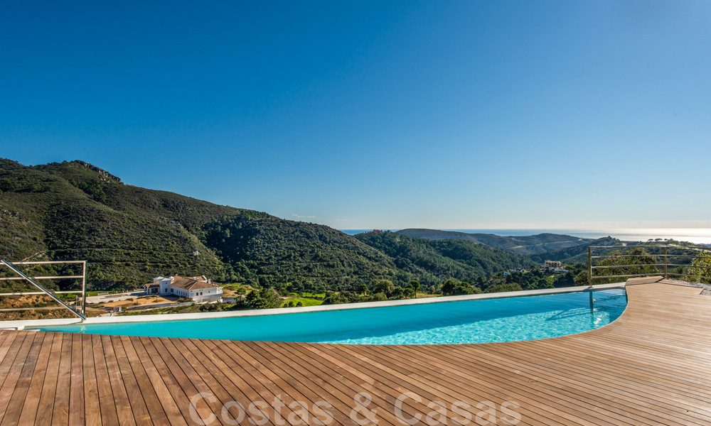 À vendre: Villa contemporaine à Marbella - Benahavis avec vue sur mer 25953