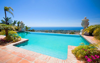 Villa de luxe nouvellement construite à vendre à l' Est de Marbella