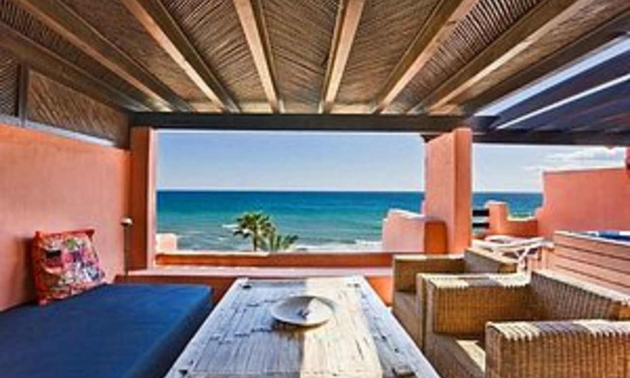 Penthouse en première ligne de plage à vendre, nouvelle Mille d' Or, Marbella - Estepona 2