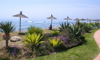 Propriété reprise par la banque, penthouse de plage à vendre, entre Marbella et Estepona sur la Costa del Sol 16