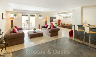 À vendre: Grande villa de luxe en première ligne Golf à Nueva Andalucía, Marbella 21587 