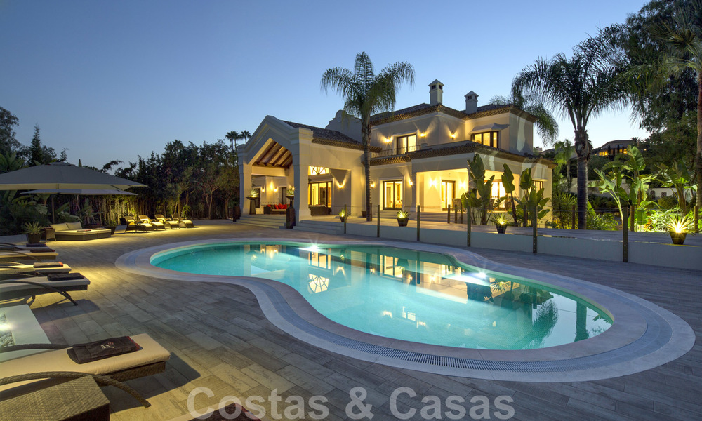 À vendre: Grande villa de luxe en première ligne Golf à Nueva Andalucía, Marbella 21588