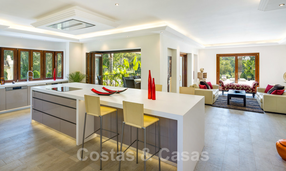 À vendre: Grande villa de luxe en première ligne Golf à Nueva Andalucía, Marbella 21592