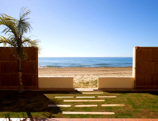 Villa de plage à vendre dans Marbella Est, Costa del Sol