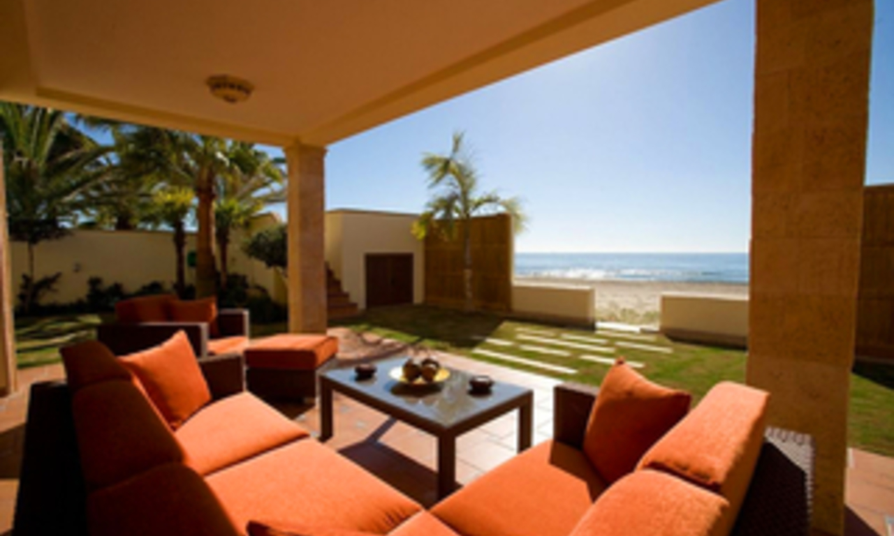 Villa de plage à vendre dans Marbella Est, Costa del Sol 2