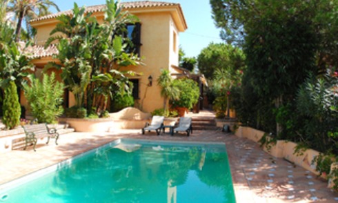 Villa en bord de mer à vendre à Marbella Est 