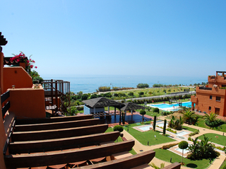 Appartements et penthouses à vendre en première ligne de plage, Estepona, Costa del Sol