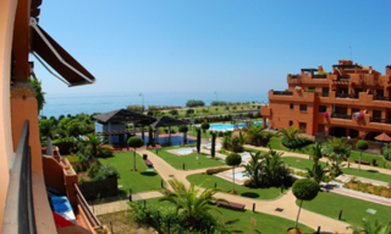 Appartements et penthouses à vendre en première ligne de plage, Estepona, Costa del Sol 4