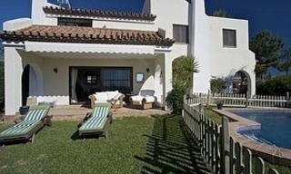 Bonne affaire! Villa d´tachée à vendre à Estepona, Costa del Sol 0