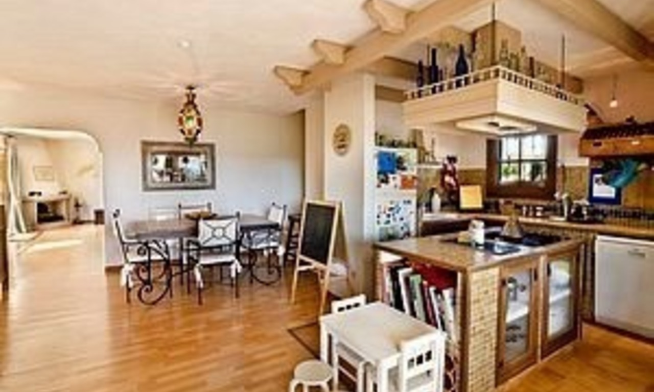 Bonne affaire! Villa d´tachée à vendre à Estepona, Costa del Sol 18