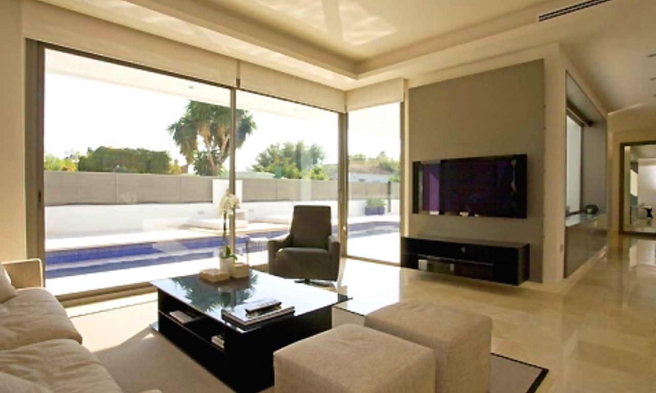Nouvelle villa contemporaine à vendre sur la Mille d' Or à Marbella 10