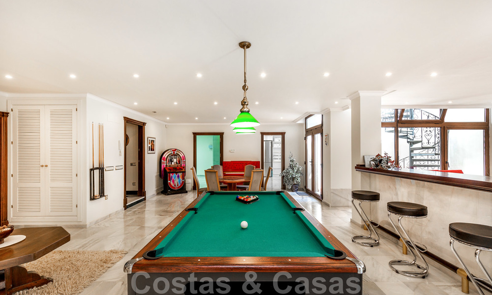 Villa de luxe de style classique avec vue sur la mer à vendre à Sierra Blanca, Marbella 22203