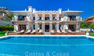 Villa de luxe de style classique avec vue sur la mer à vendre à Sierra Blanca, Marbella 22209 