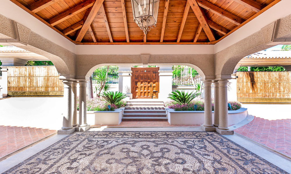 Villa de luxe de style classique avec vue sur la mer à vendre à Sierra Blanca, Marbella 22212