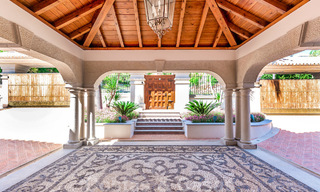 Villa de luxe de style classique avec vue sur la mer à vendre à Sierra Blanca, Marbella 22212 