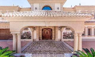 Villa de luxe de style classique avec vue sur la mer à vendre à Sierra Blanca, Marbella 22213 