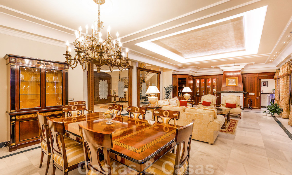Villa de luxe de style classique avec vue sur la mer à vendre à Sierra Blanca, Marbella 22217