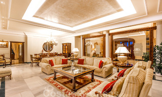 Villa de luxe de style classique avec vue sur la mer à vendre à Sierra Blanca, Marbella 22218 