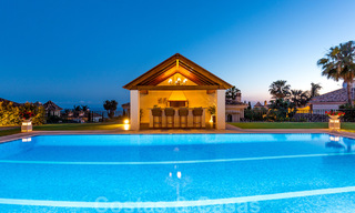 Villa de luxe de style classique avec vue sur la mer à vendre à Sierra Blanca, Marbella 22219 