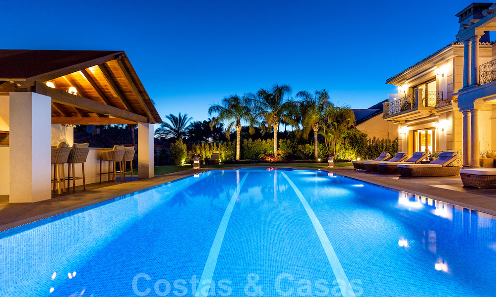 Villa de luxe de style classique avec vue sur la mer à vendre à Sierra Blanca, Marbella 22221