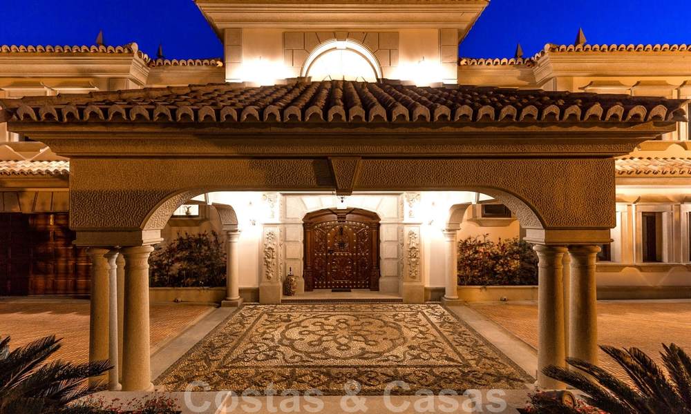 Villa de luxe de style classique avec vue sur la mer à vendre à Sierra Blanca, Marbella 22222