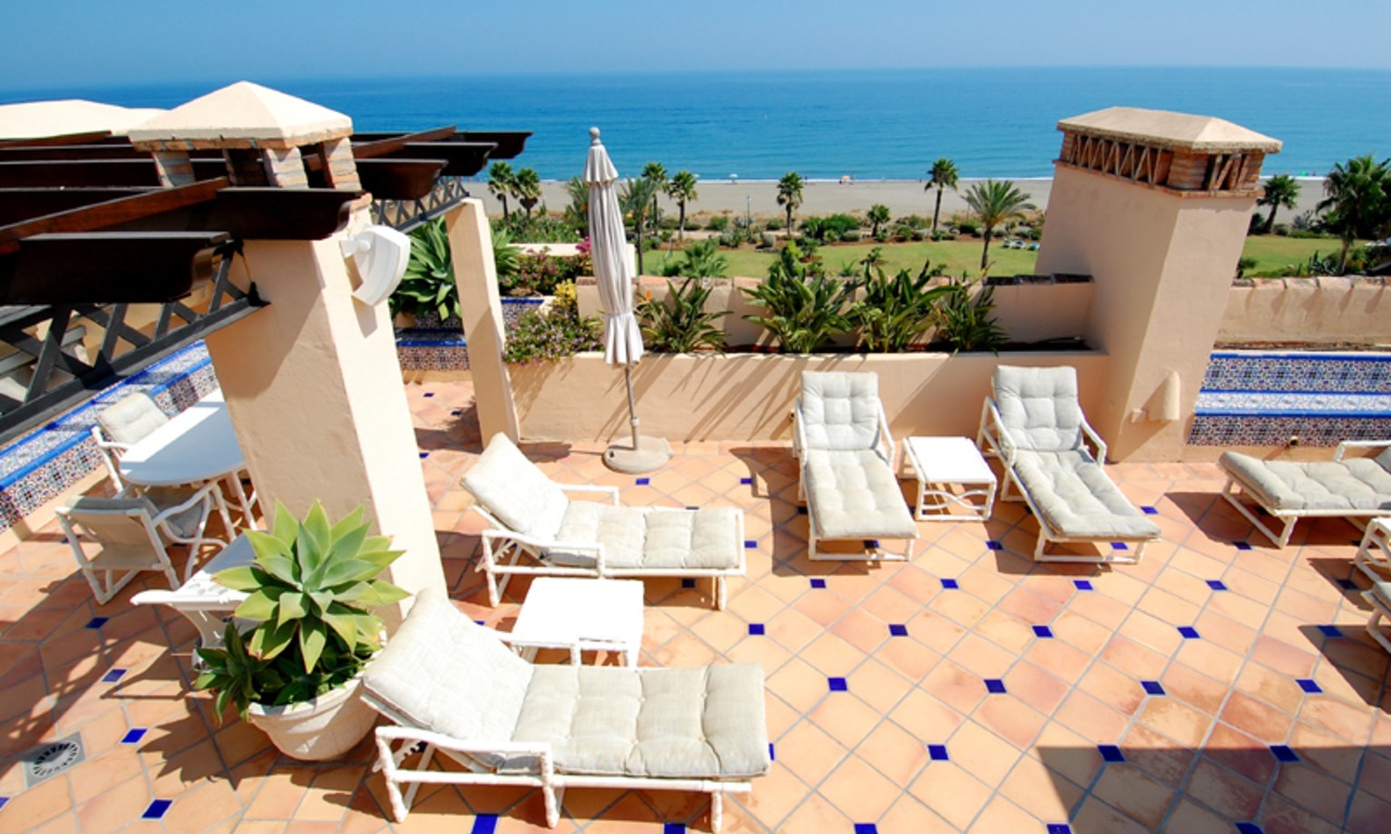 Penthouse en première ligne de plage à vendre sur la nouvelle Mille d' Or entre Puerto Banús et le centre d' Estepona sur la Costa del Sol 2