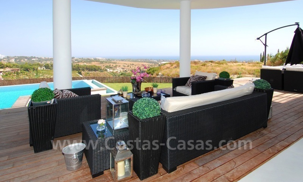 Villa nouvellement construite de style moderne à vendre dans un complexe de golf sur la nouvelle Mille d' Or entre Puerto Banús (Marbella), Benahavis et le centre d' Estepona 11