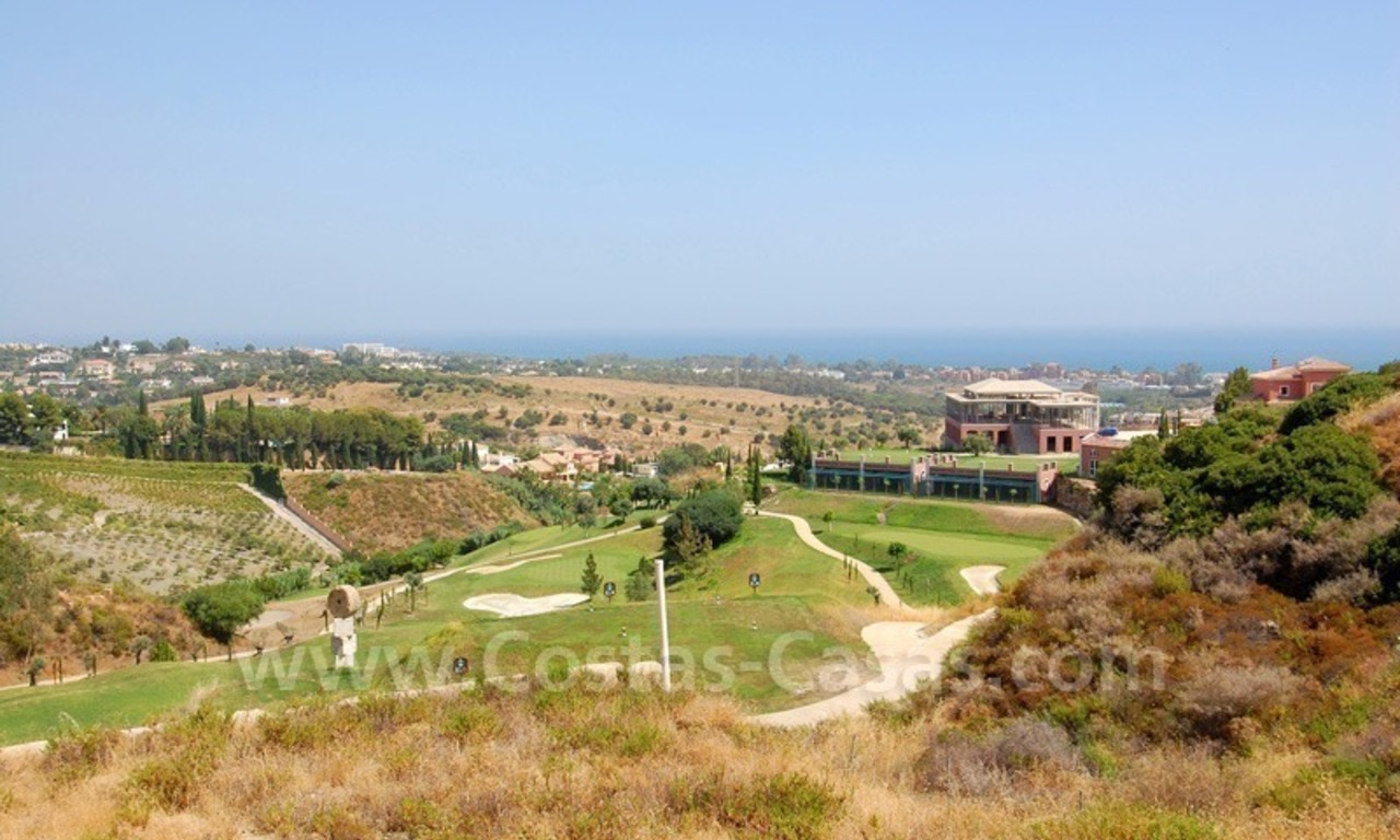 Villa nouvellement construite de style moderne à vendre dans un complexe de golf sur la nouvelle Mille d' Or entre Puerto Banús (Marbella), Benahavis et le centre d' Estepona 12