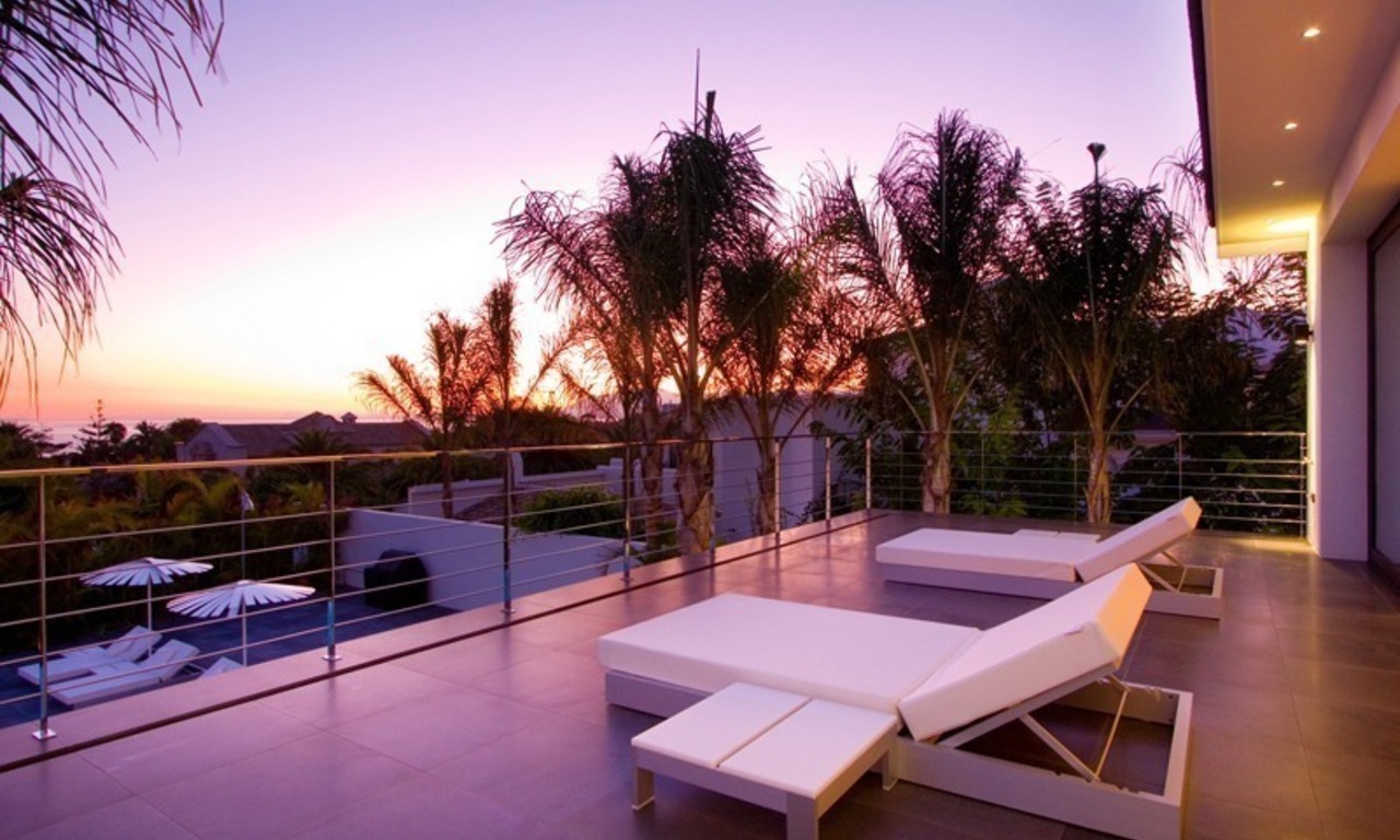 Nouvelle villa contemporaine de luxe à vendre dans une urbanisation exclusive de plage à Los Monteros Playa dans Marbella Est 4