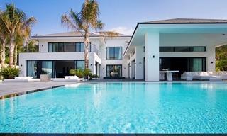 Nouvelle villa contemporaine de luxe à vendre dans une urbanisation exclusive de plage à Los Monteros Playa dans Marbella Est 5