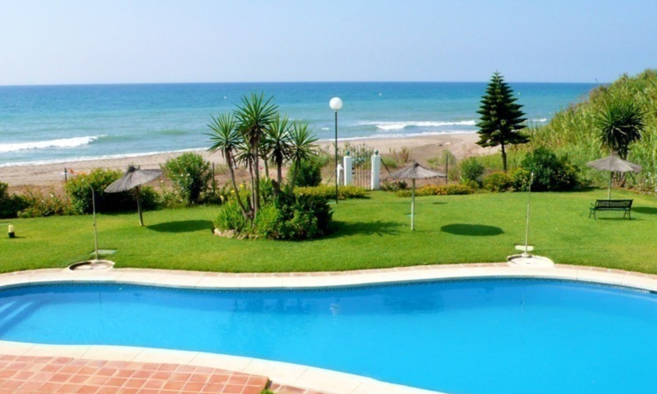 Appartement à vendre en première ligne de plage à Mijas Costa sur la Costa del Sol, Espagne 0