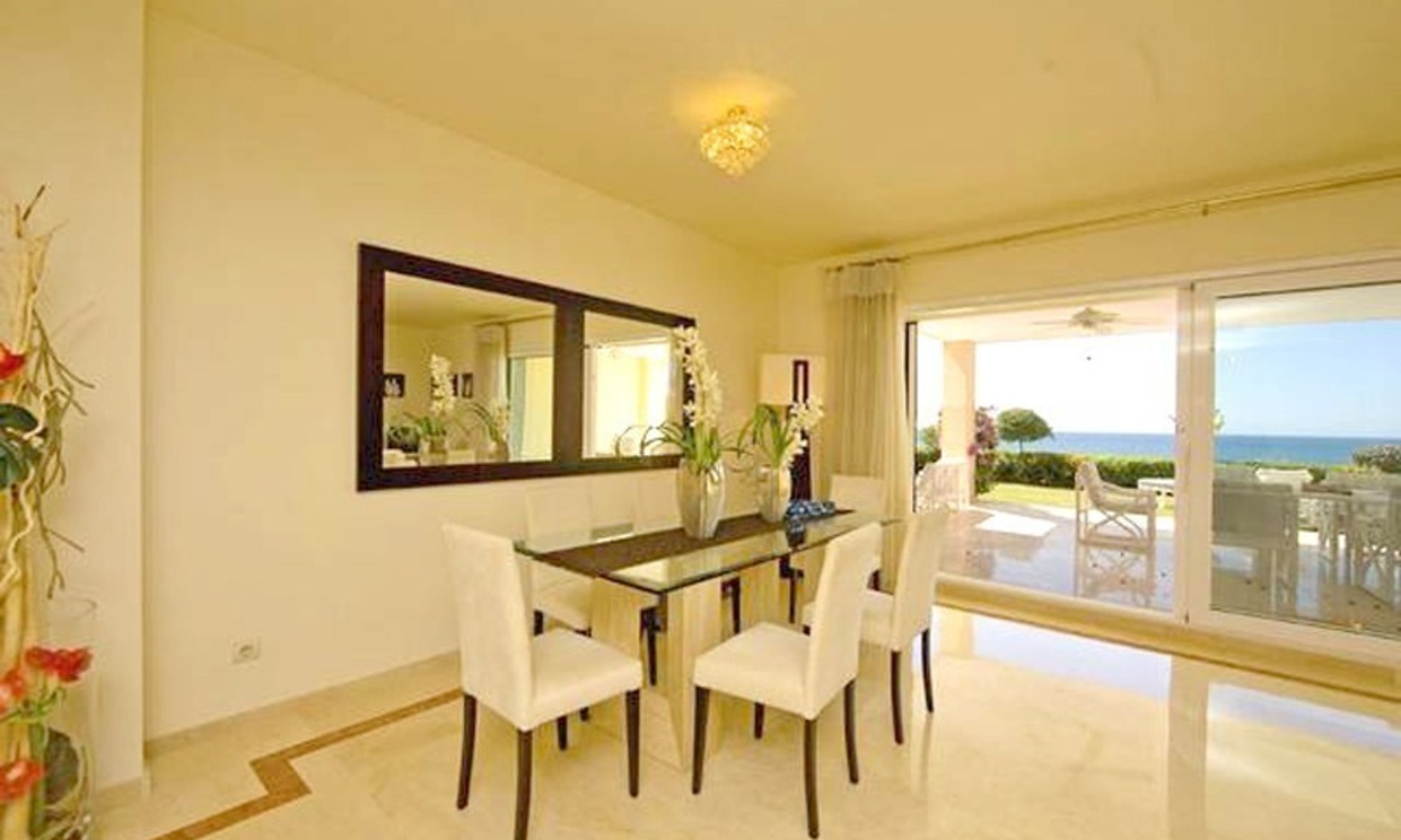 Appartement à vendre avec jardin en première ligne de plage à Cabopino, Marbella 10