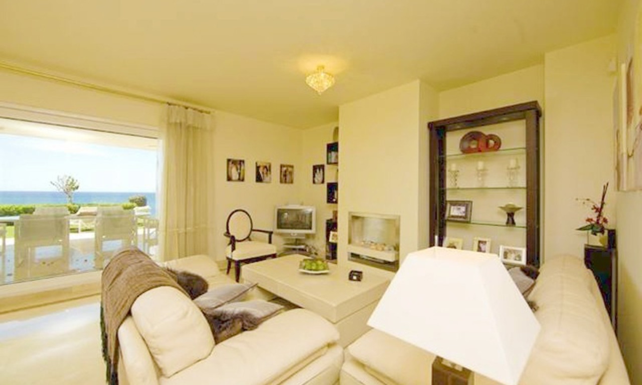 Appartement à vendre avec jardin en première ligne de plage à Cabopino, Marbella 8