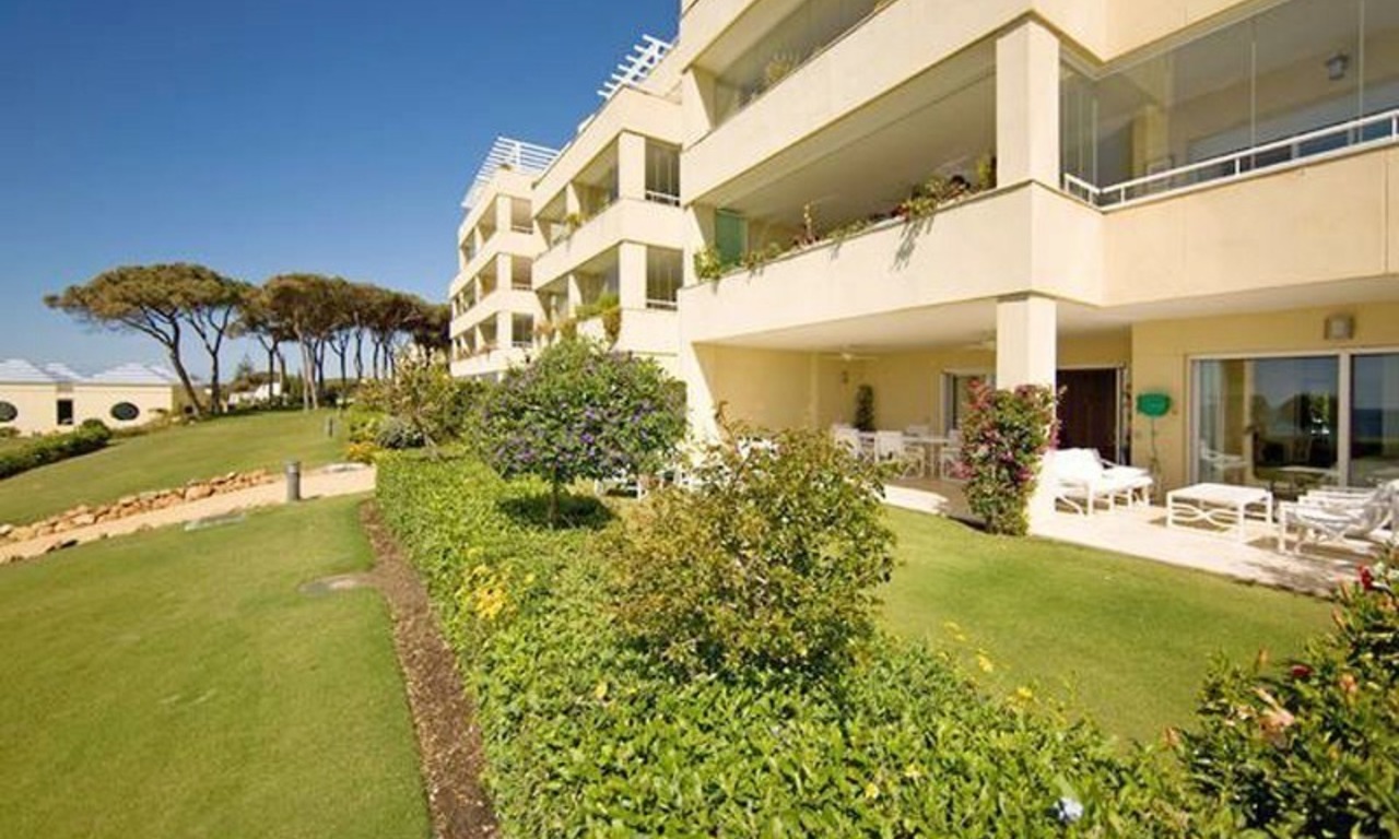 Appartement à vendre avec jardin en première ligne de plage à Cabopino, Marbella 6