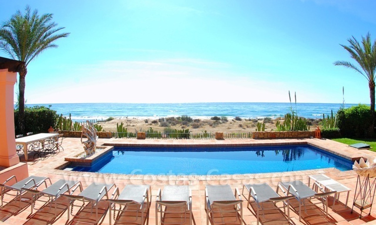 Propriété en première ligne de plage, villa exclusive à vendre, Los Monteros - Bahía de Marbella - Marbella 0