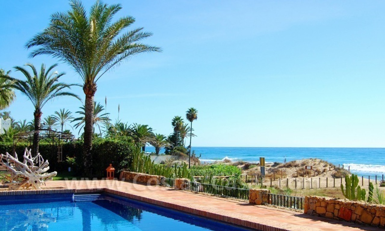 Propriété en première ligne de plage, villa exclusive à vendre, Los Monteros - Bahía de Marbella - Marbella 1