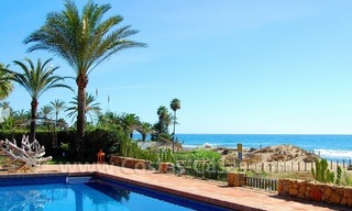 Propriété en première ligne de plage, villa exclusive à vendre, Los Monteros - Bahía de Marbella - Marbella 1