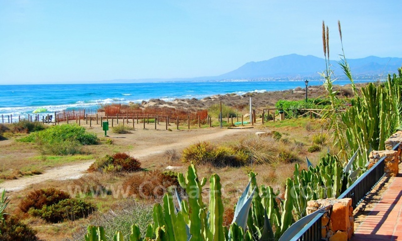 Propriété en première ligne de plage, villa exclusive à vendre, Los Monteros - Bahía de Marbella - Marbella 3