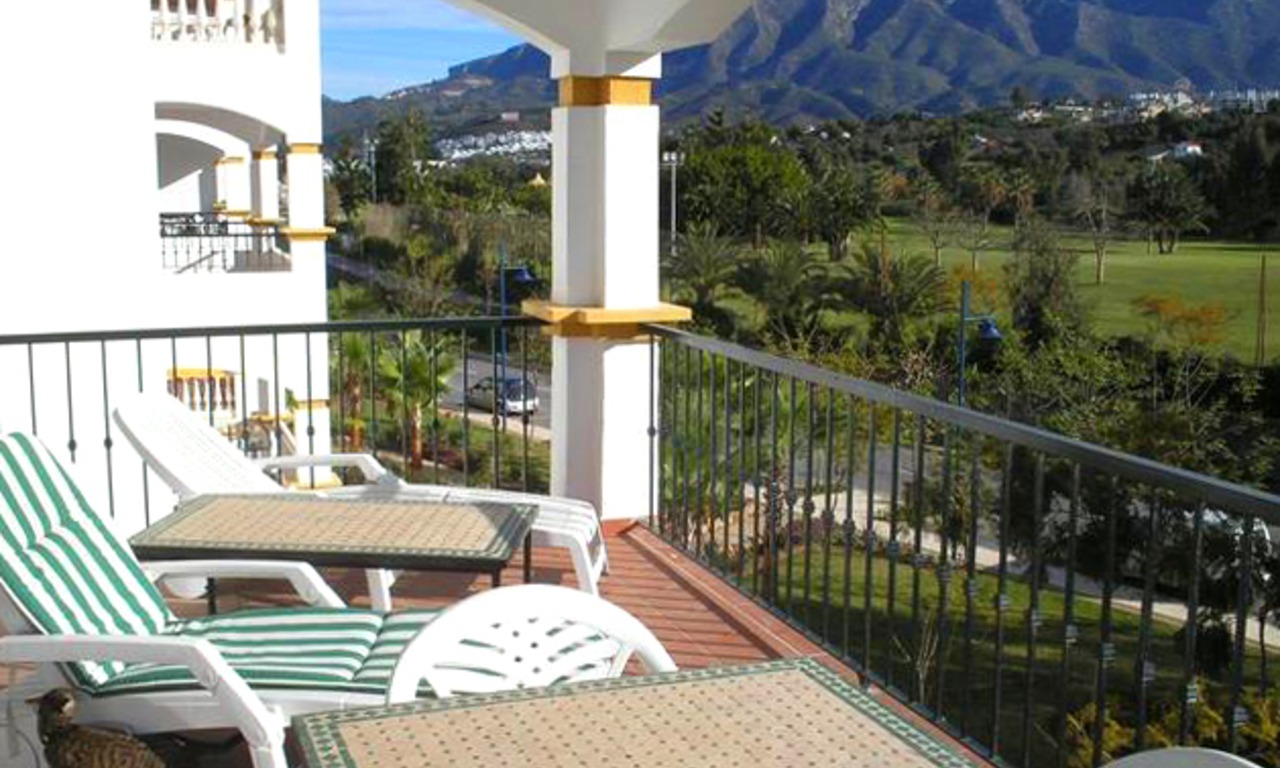 Opportunité! Appartements de golf à vendre à peu de distance à pied de Puerto Banús, Nueva Andalucía - Marbella 0