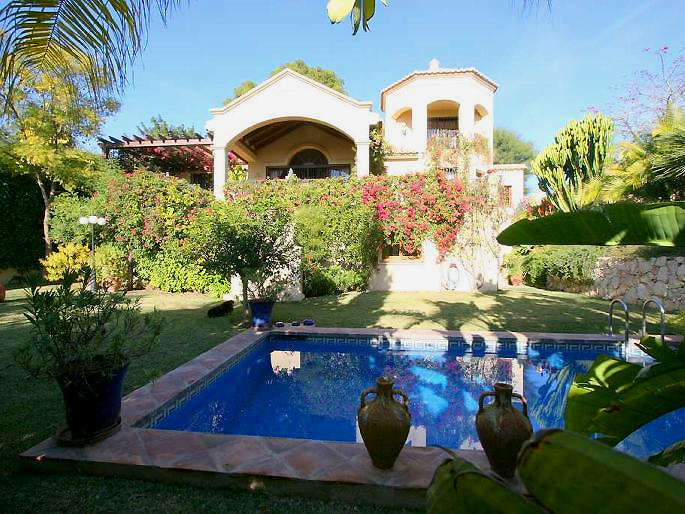 Villa à vendre en El Rosario à l' Est de Marbella, Costa del Sol