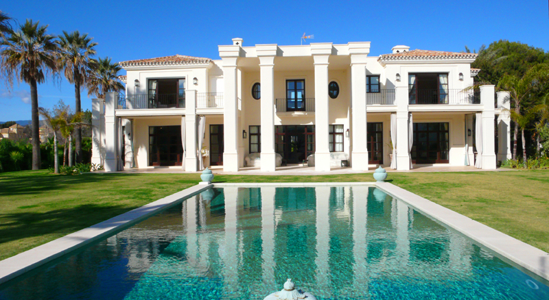 Villa de plage, propriété de style palais à vendre près de la plage, Marbella