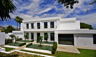 Villa de style contemporaine en première ligne de golf à vendre dans Nueva Andalucía - Marbella 3